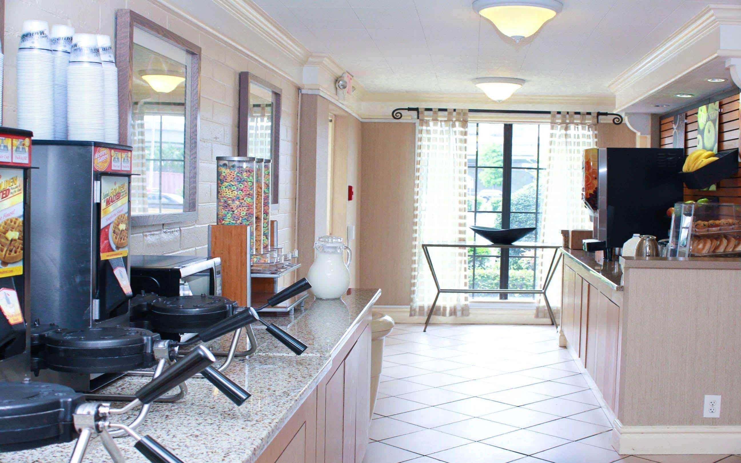 La Quinta Inn By Wyndham New Orleans West Bank / Gretna Esterno foto